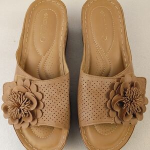 Patrizia by Spring Step WomenSlide Sandals Size 8 Tan Floral Slip-On Wedge NEW